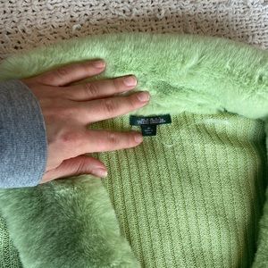 Size M Lime green tie front cardigan with fur collar